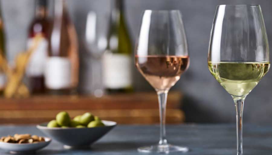 White and rose wine glass